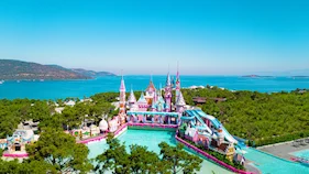 Candyland Bodrum Eğlence Merkezi Park Girişi
