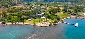 Chillos Beach Hotel & Lounge