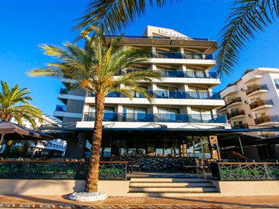 Aurasia Beach Hotel