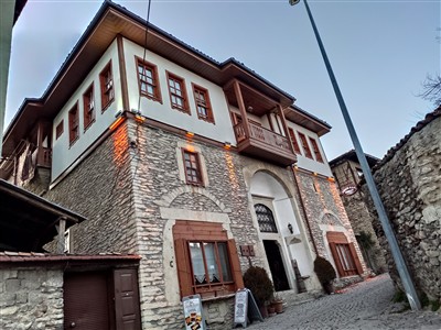 Demir Kapı Konak