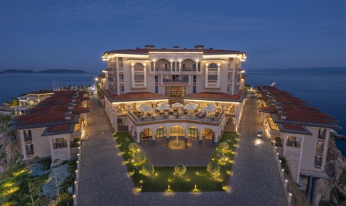 Katre Island Hotel İstanbul Adalar Demokrasi ve Özgürlükler Adası
