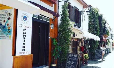 The Topraks Pansiyon İzmir Sığacık