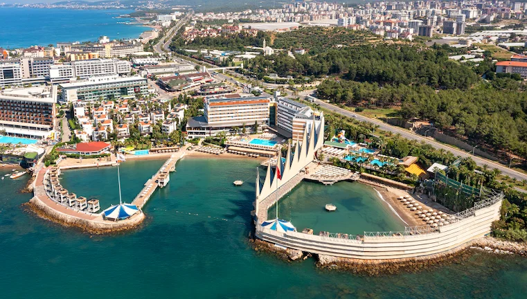 Alanya'daki Adin Resort Hotel'in havadan görünümü