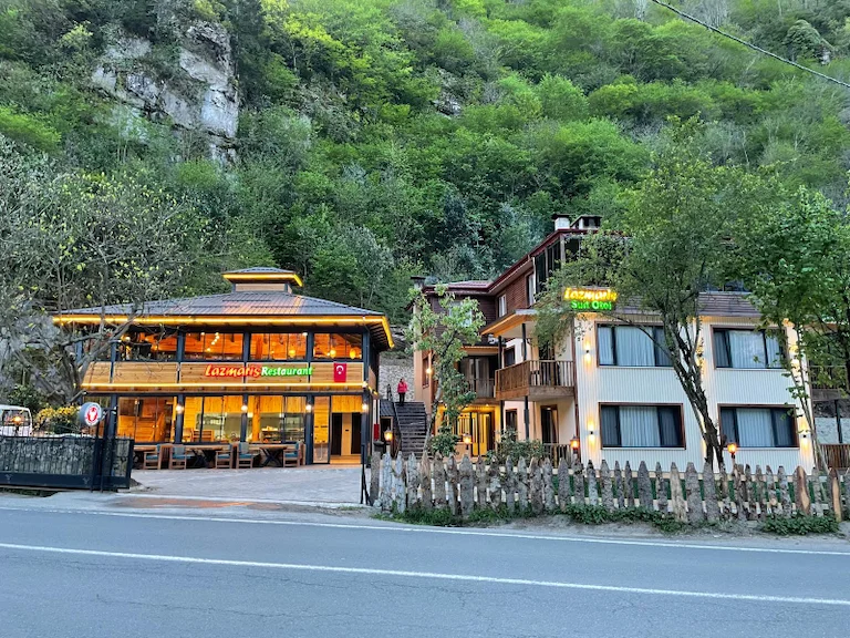 Lazmaris Suit Rize Çamlıhemşin Merkez Mah
