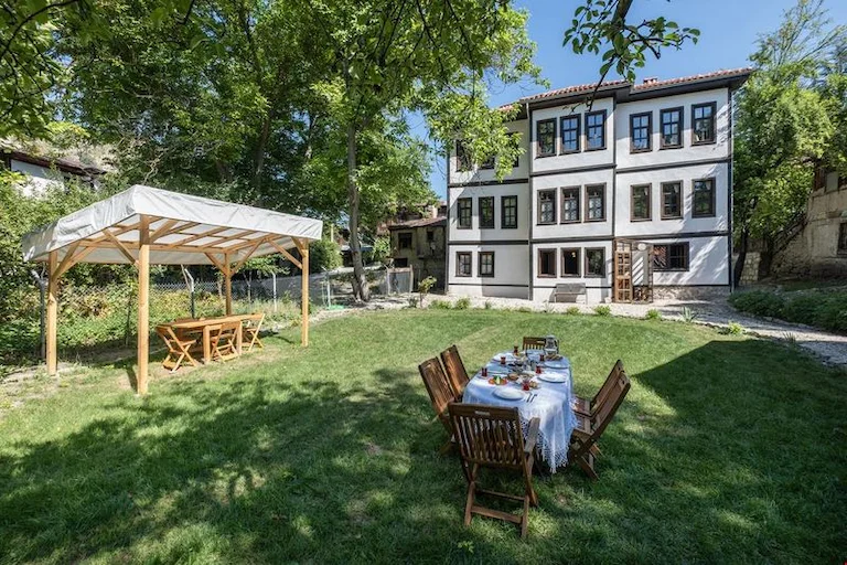 Madanlar Konağı Bolu Mudurnu Hızırfakı Mahallesi