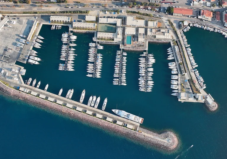 Oasis Marina Yenifoça İzmir Foça Yeni Foça