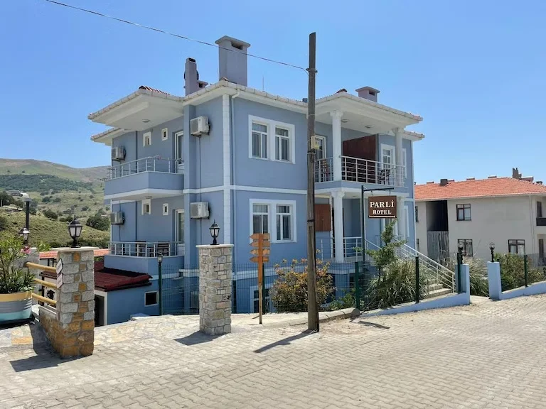 Parli Otel Çanakkale Gökçeada Bademli Köyü