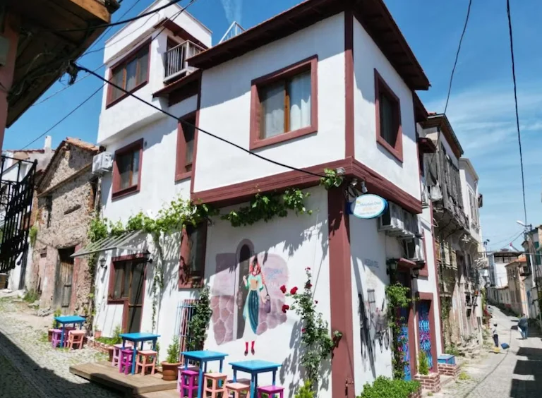 Qmeydann Otel Balıkesir Ayvalık Fethiye Mahallesi
