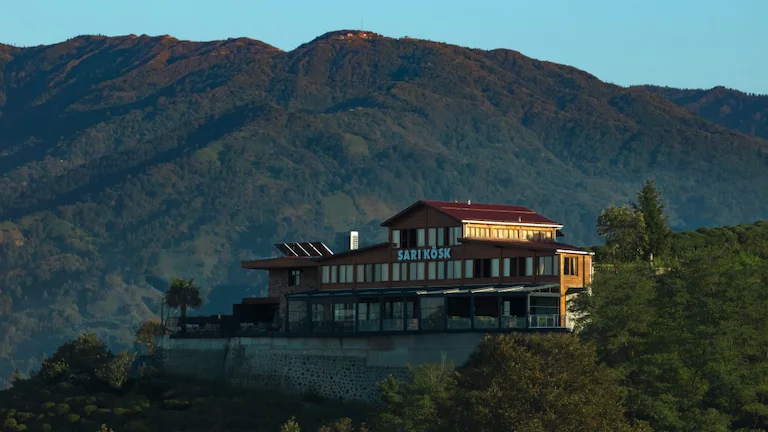 Sarı Köşk Otel Rize Çayeli Yenicami