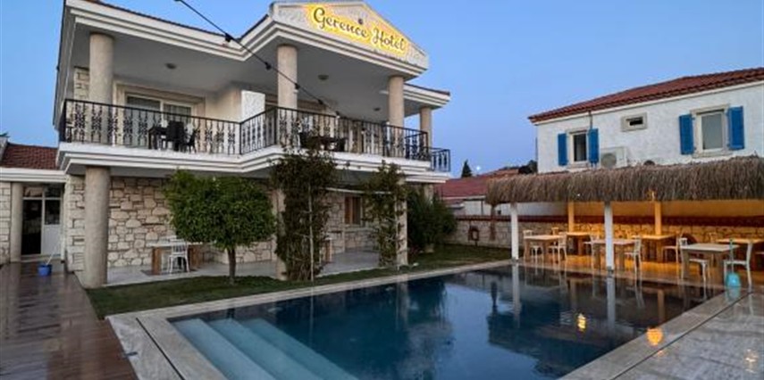 Gerence Otel By La Mira ( +16) İzmir Çeşme 