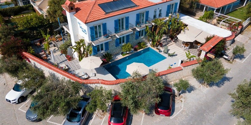 Tarçın Alaçatı Otel +12 İzmir Çeşme 