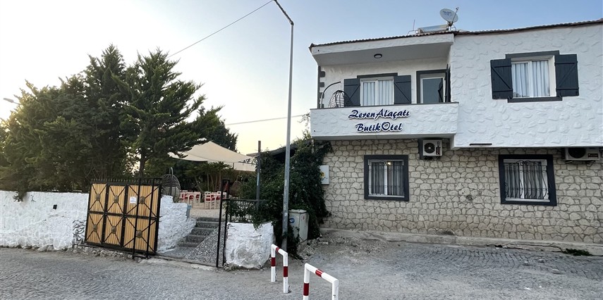 Zeren Alaçatı Butik Otel İzmir Çeşme 