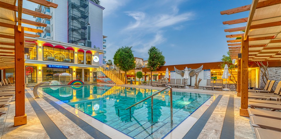 Club Big Blue Suite Hotel