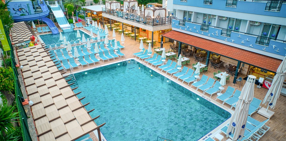 Club Big Blue Suite Hotel