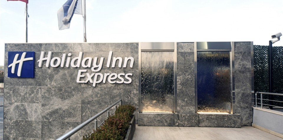 Promo 57 Off Holiday Inn Express Istanbul Atakoy Metro - 