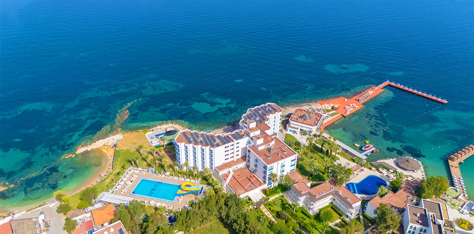 Le Bleu Hotel & Resort