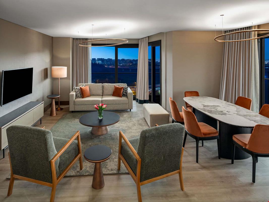 Deluxe Two Bedroom Apartment 2+1