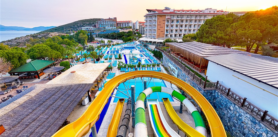 Ramada Resort Kusadası by Wyndham & Golf Hotel