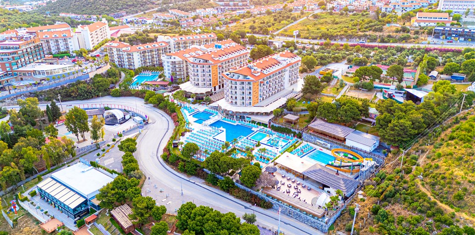 Ramada Resort Kusadası by Wyndham & Golf Hotel