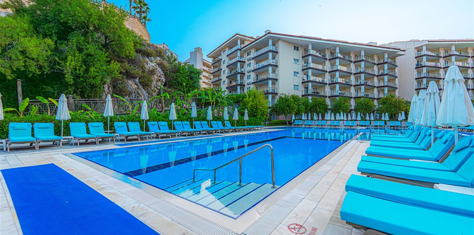 Ramada Resort Kusadası by Wyndham & Golf Hotel