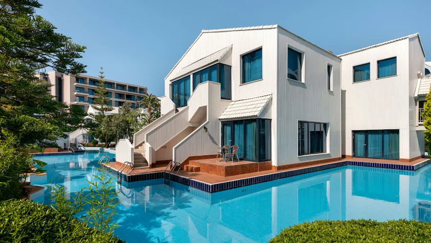 Lake Suite Havuz Bağlantılı Oda