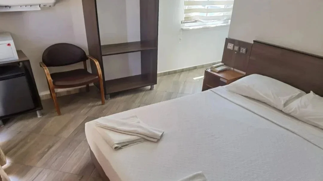 Economy Room