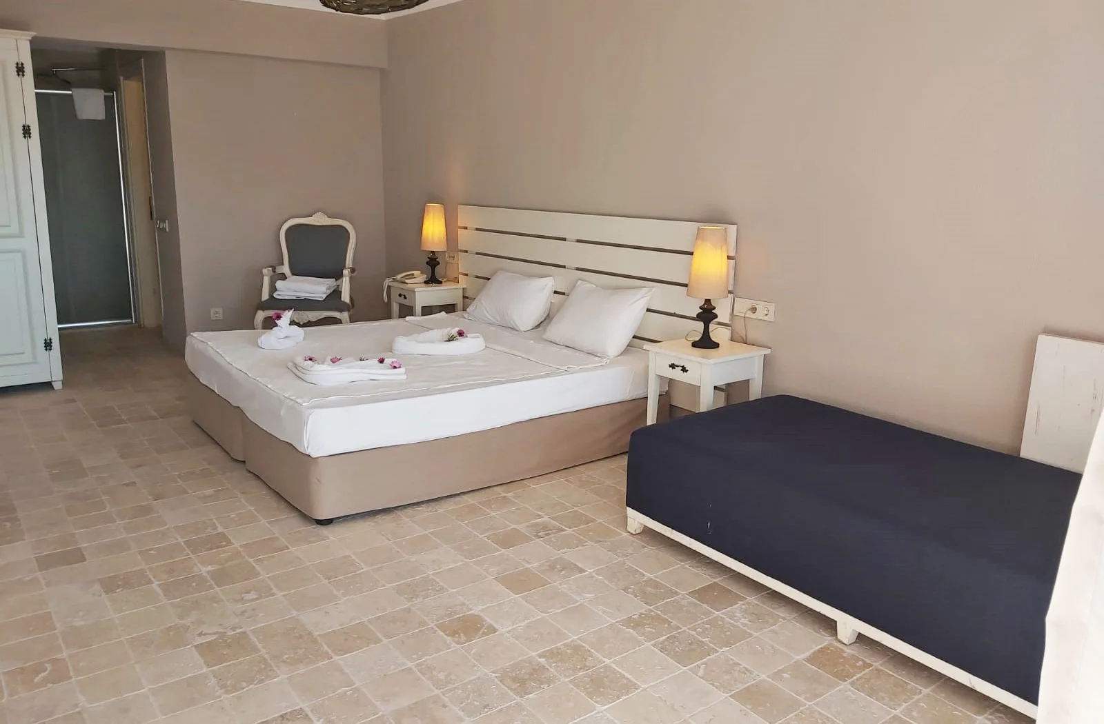 Economy Room