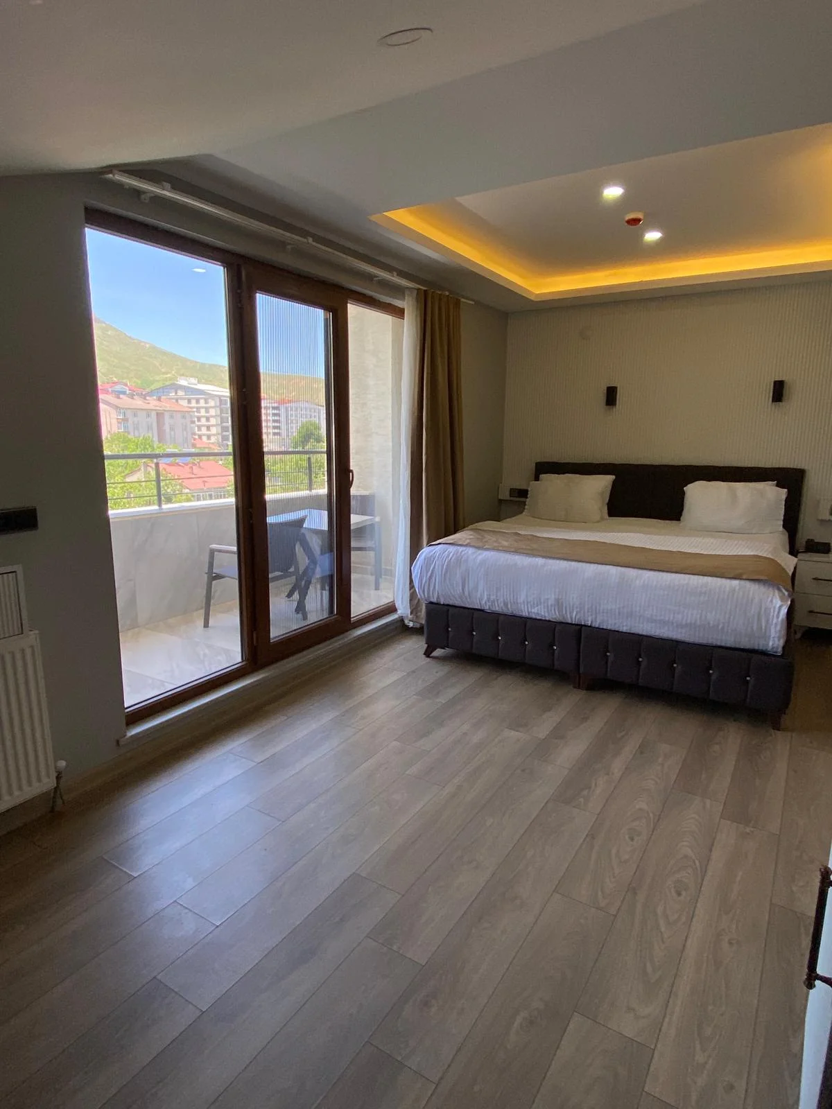 Corner Guest Room, City View