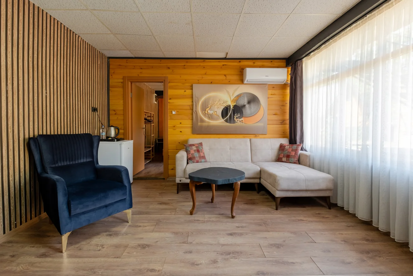 Jacuzzi Suite – Main Building
