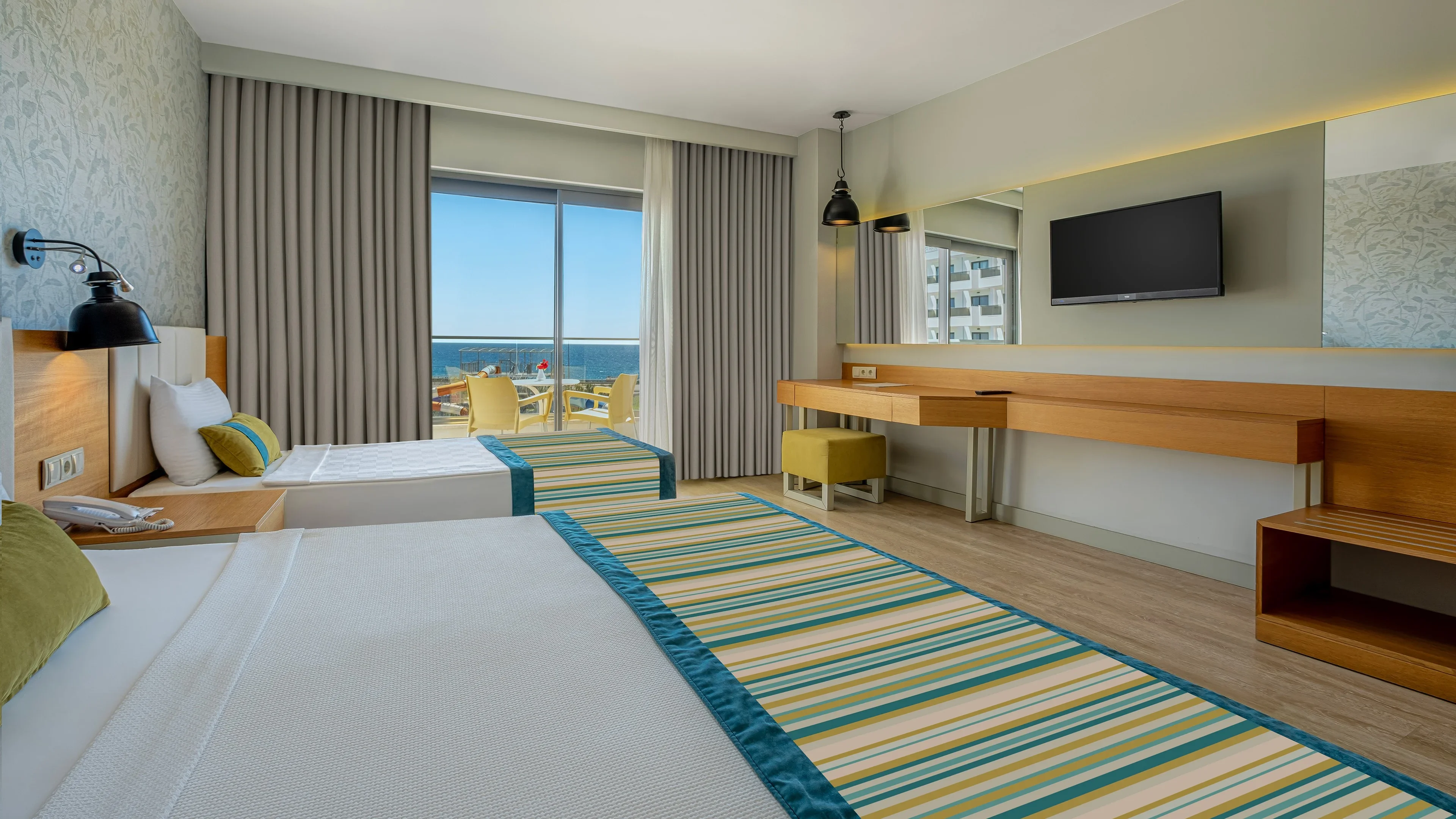 Large Promo Business Room, Sea View