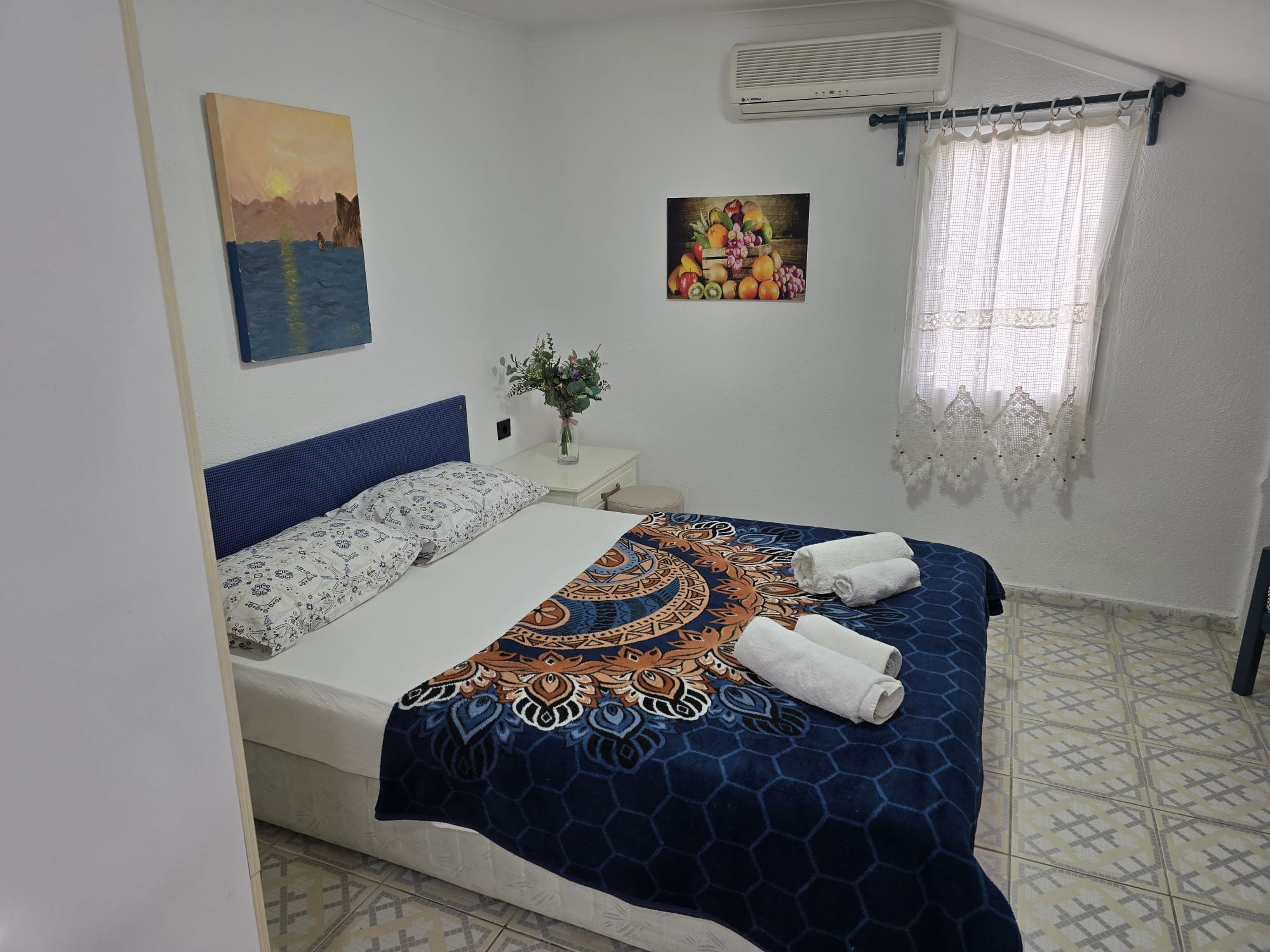 Çatı Suit Oda (3 Kişilik, Mutfaksız)