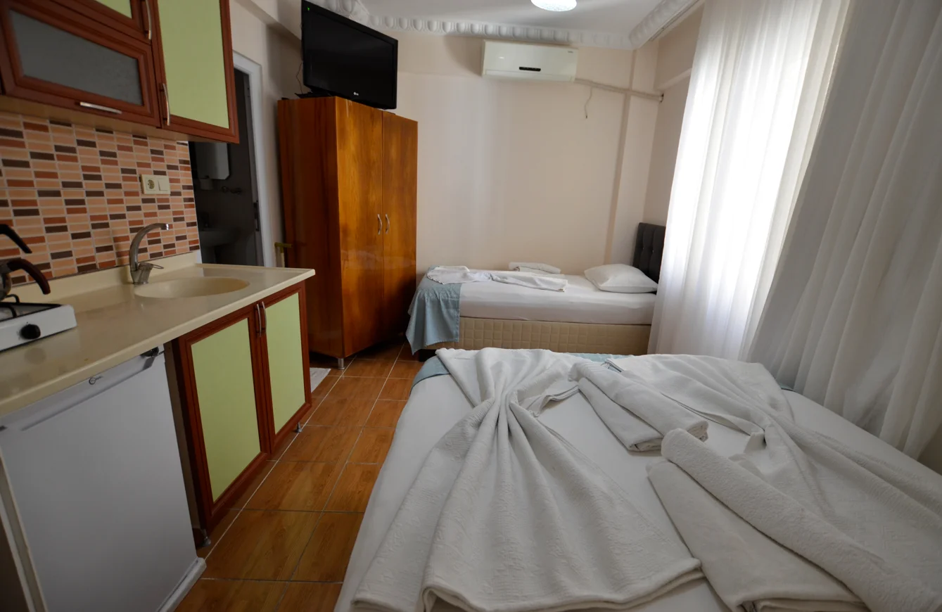 Standard Room (4 Person)