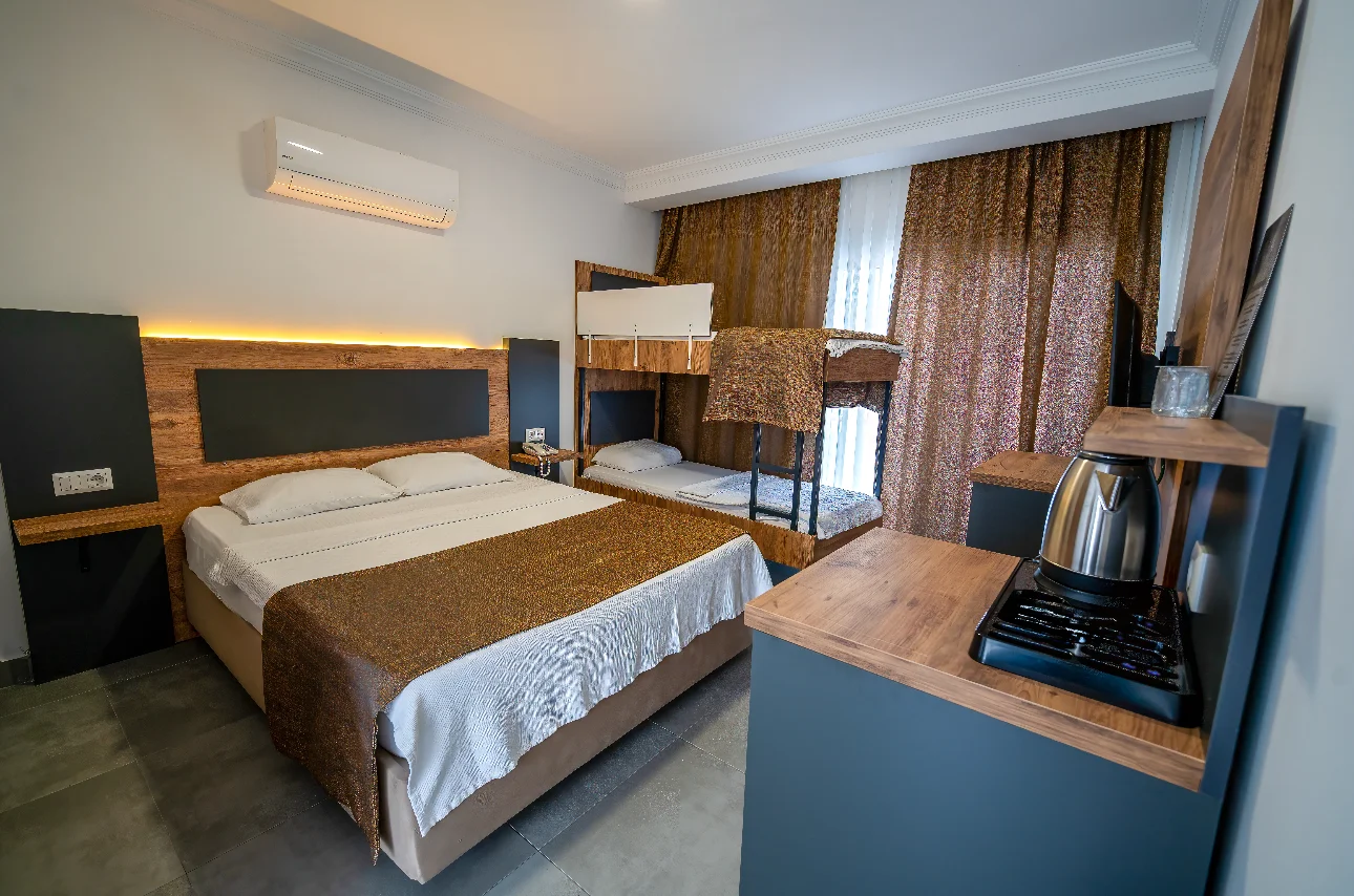 Standard Room (4 Person)