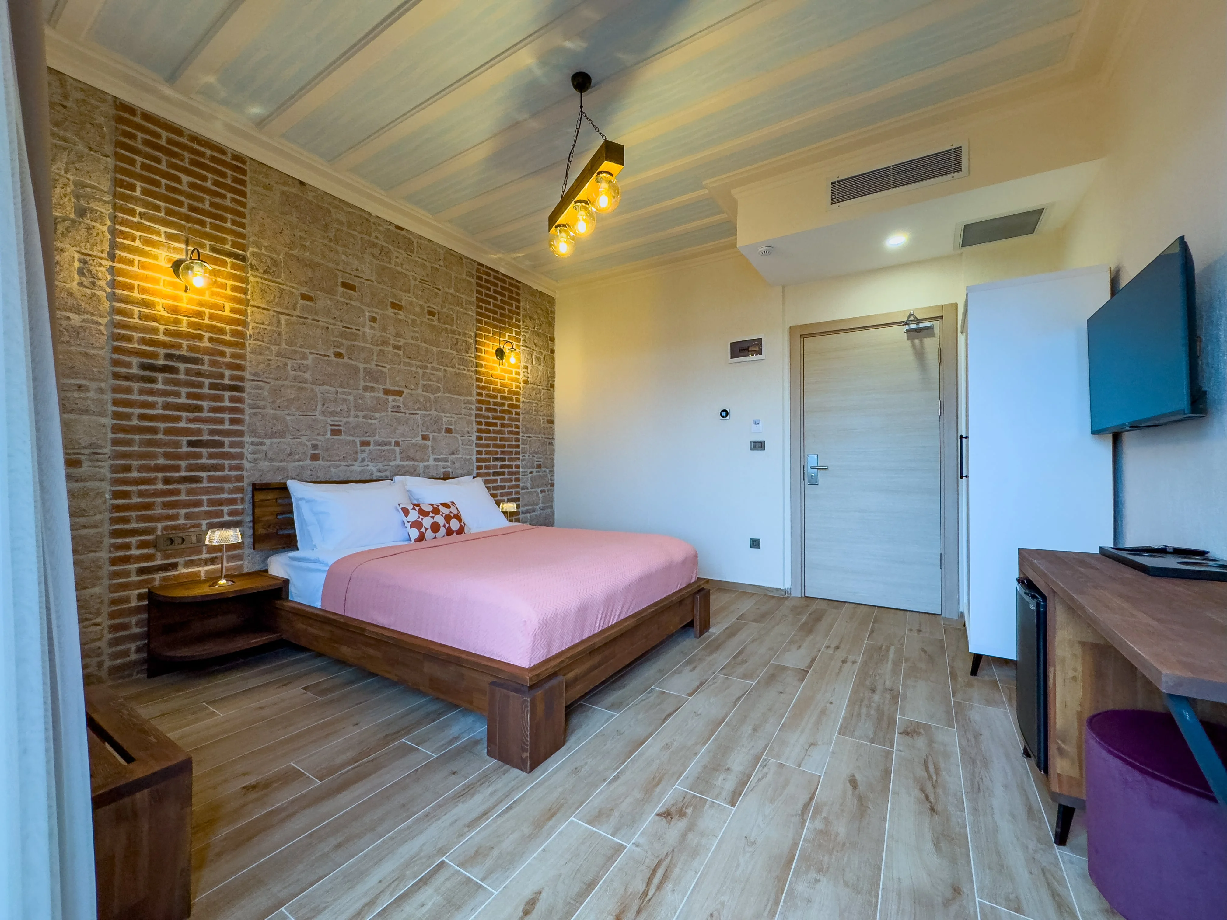 Deluxe Room, Land View