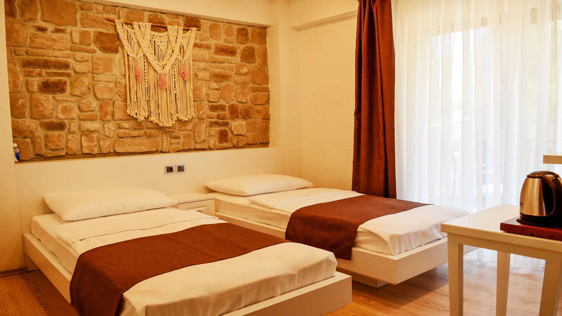 Bahçe Katı Oda, Bahçe Manzaralı (Balkonlu)