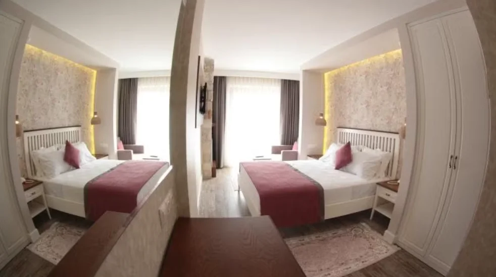 Deluxe Oda, Kısmi Deniz Manzaralı (Balkonlu)