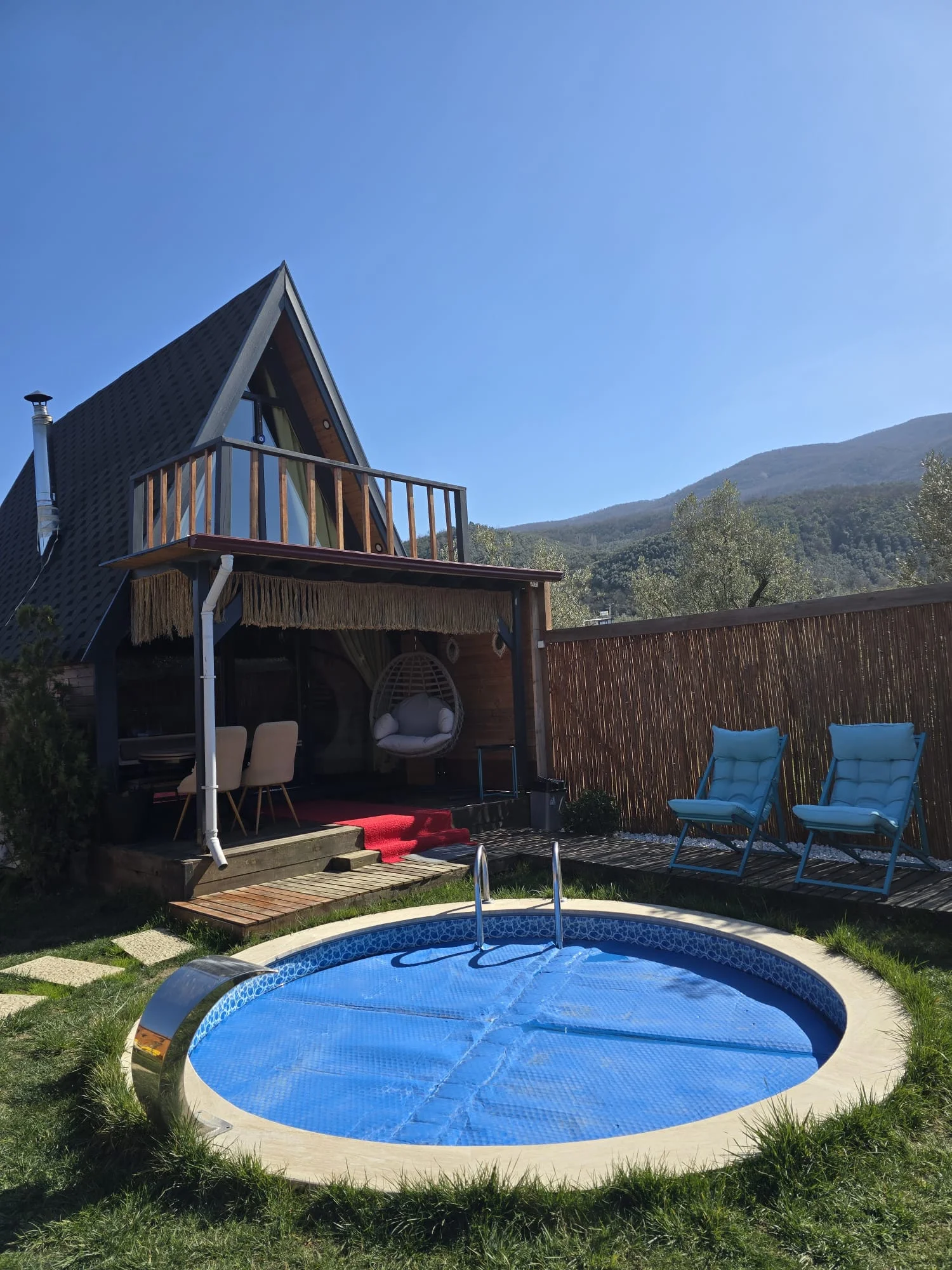 Bungalov, Göl Manzaralı