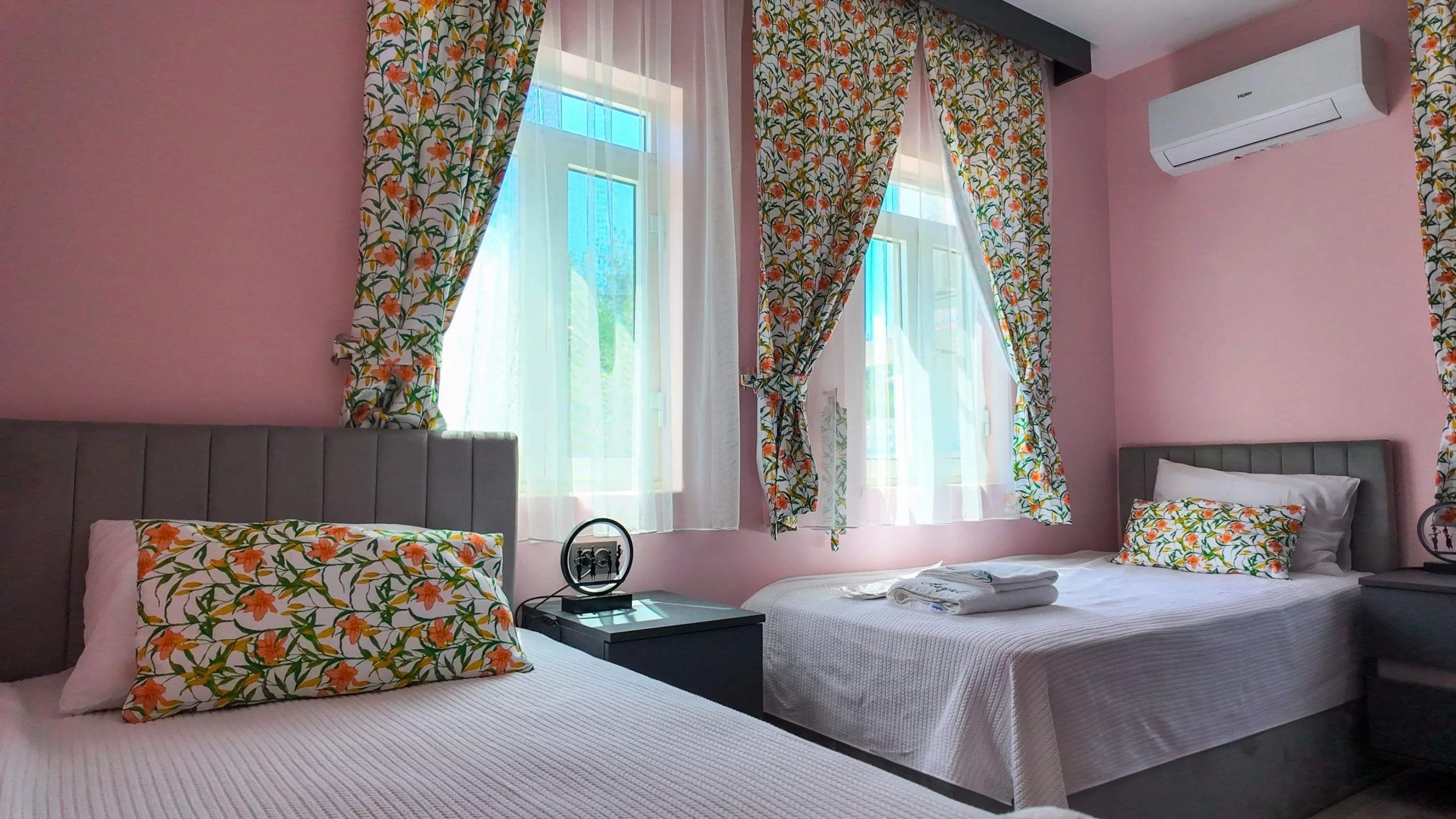 Standard Room, Land View (4 Person)