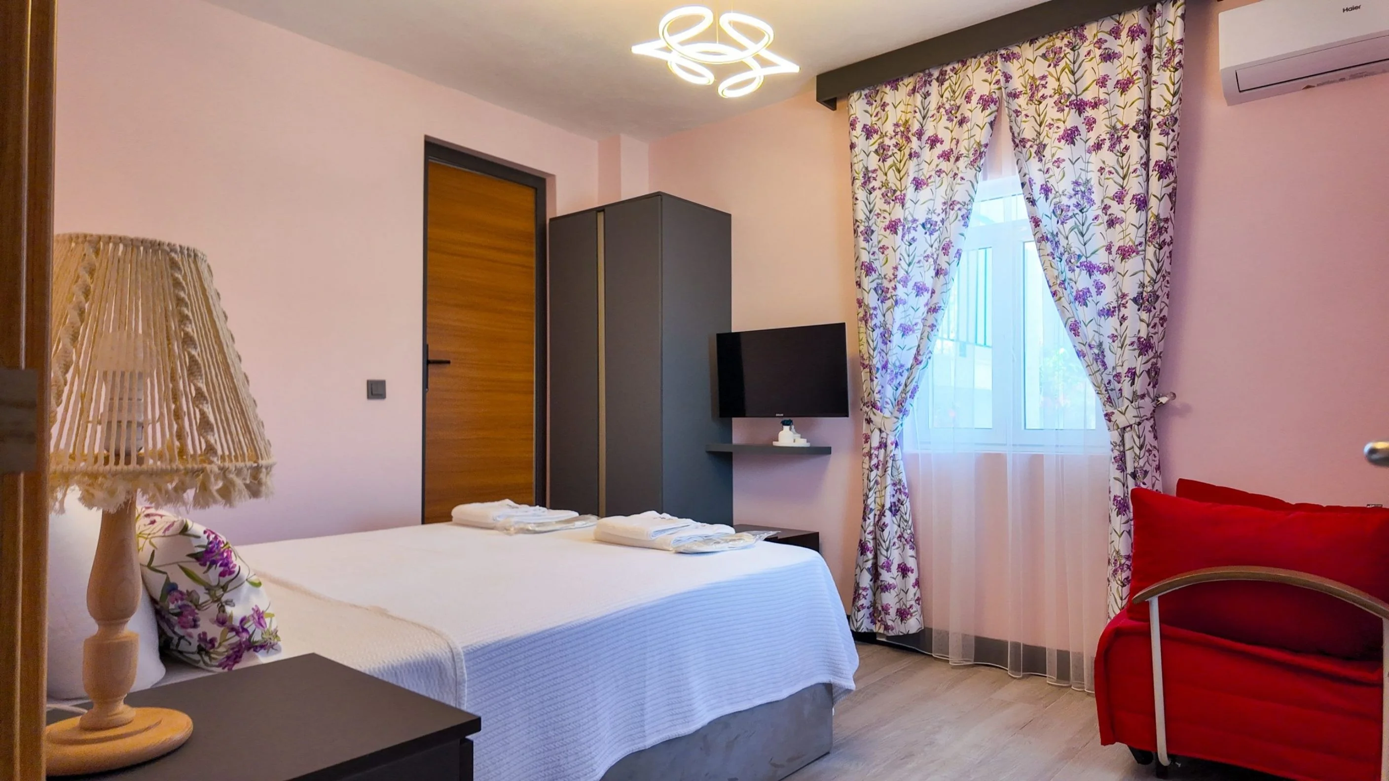 Standard Room, Land View