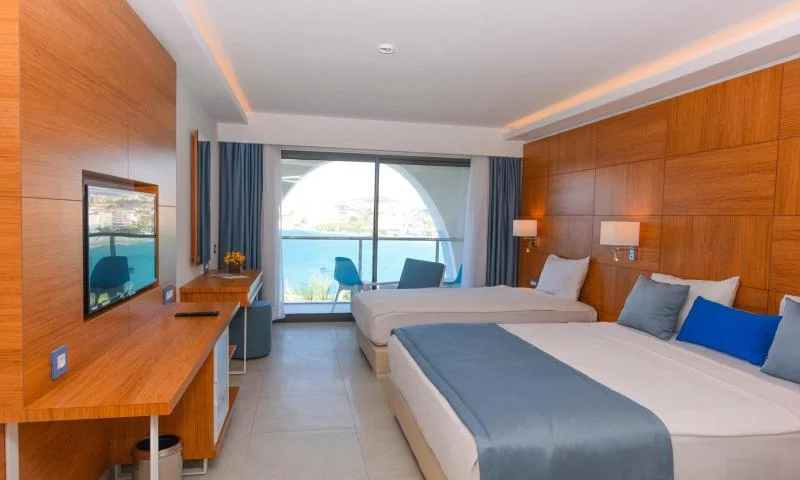 Large Business Room, Sea View