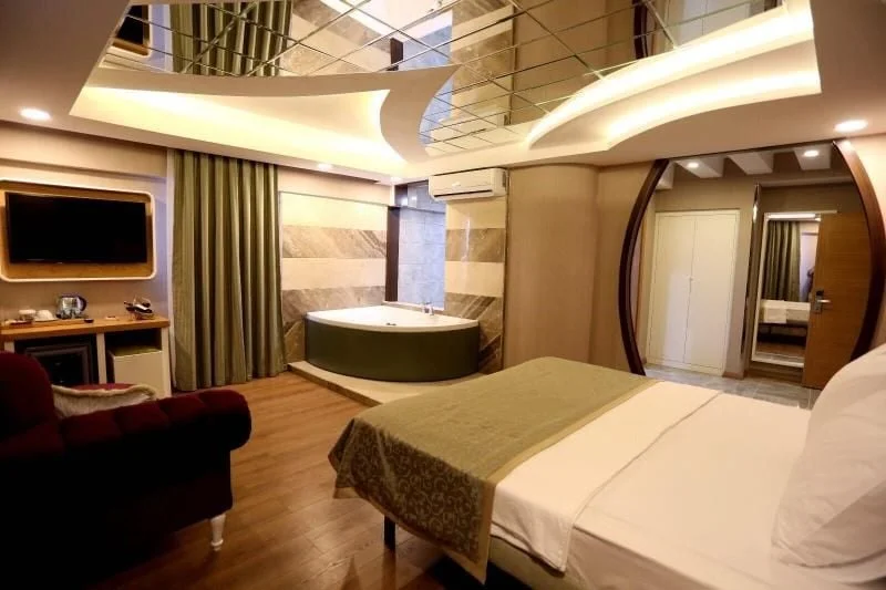 King Suite Room, City View (Jacuzzi)