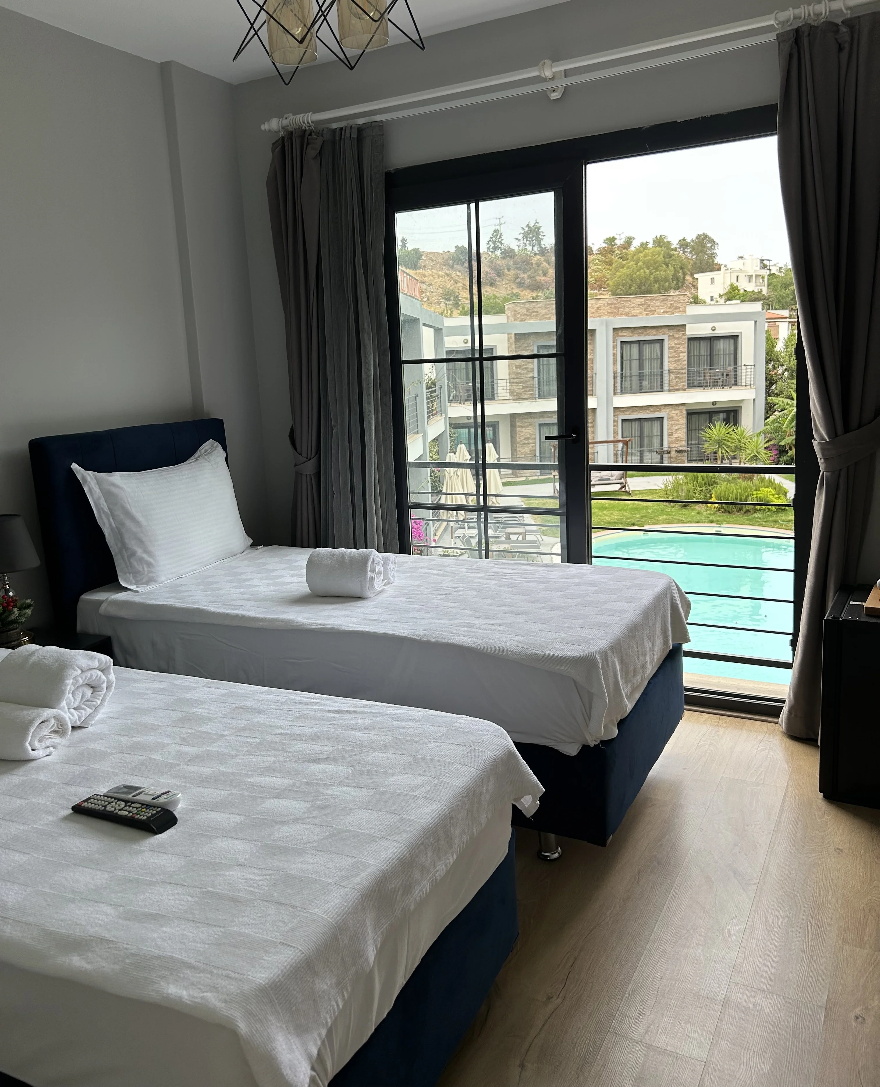 Superior Room, Pool View