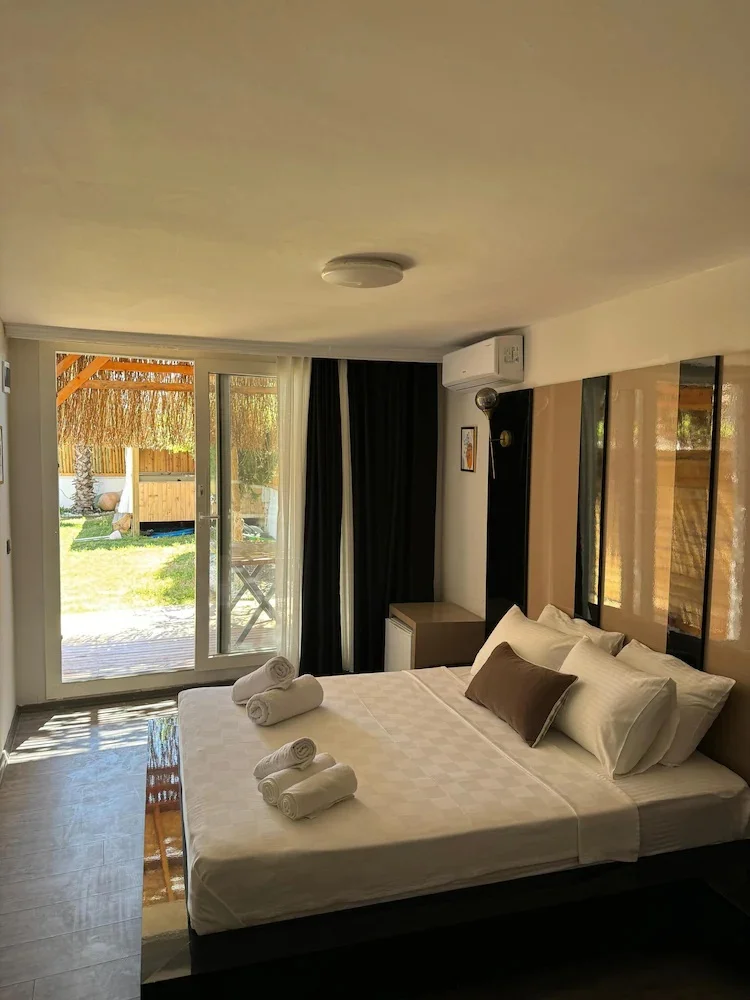 Havuz Manzaralı, Verandalı
