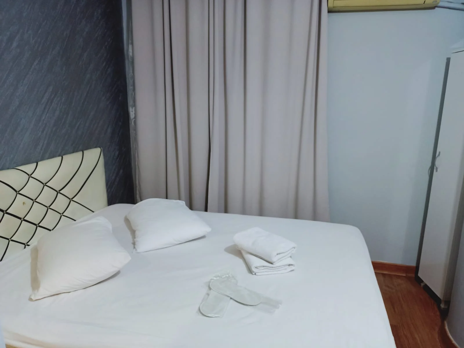 Economy Room