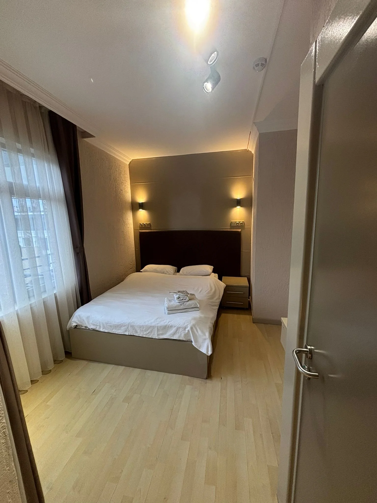 Standart Oda, Şehir Manzaralı