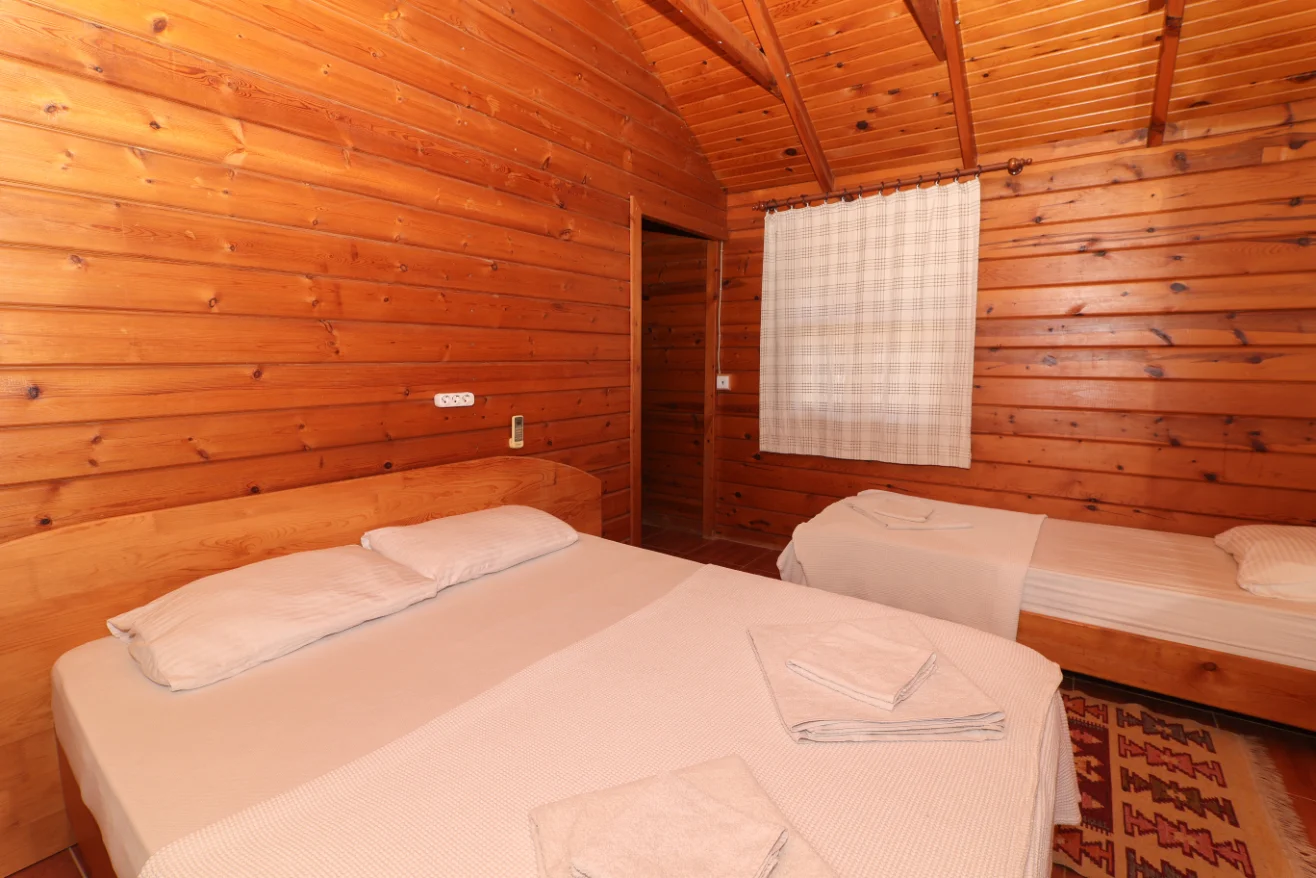 Bungalow (4 Person)