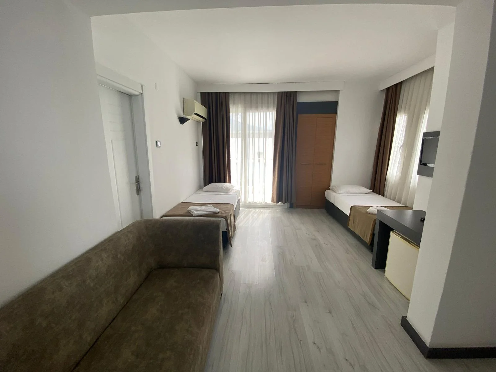 Suit Oda, Deniz Manzaralı