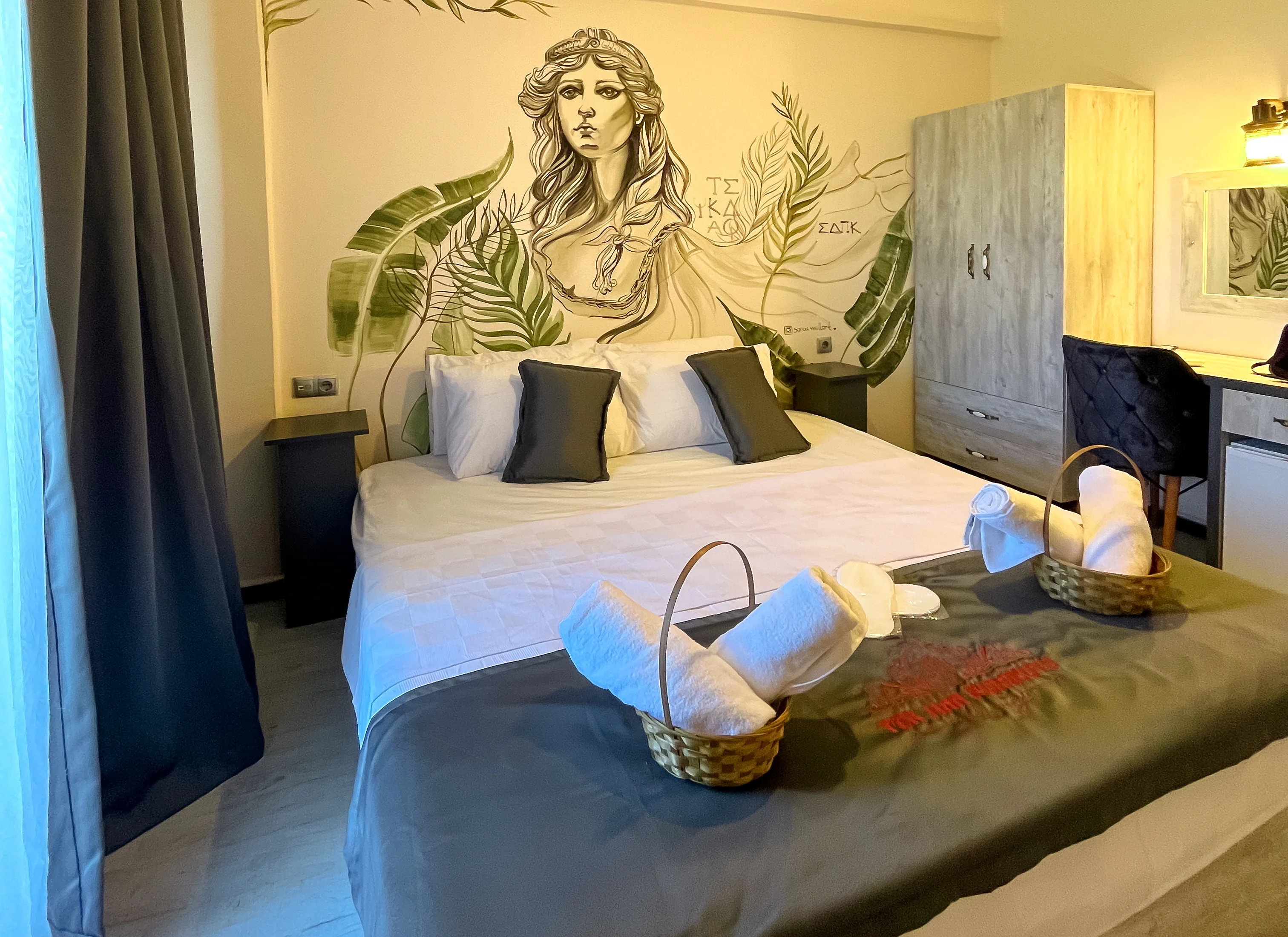 Deluxe Suite Room (Balcony)