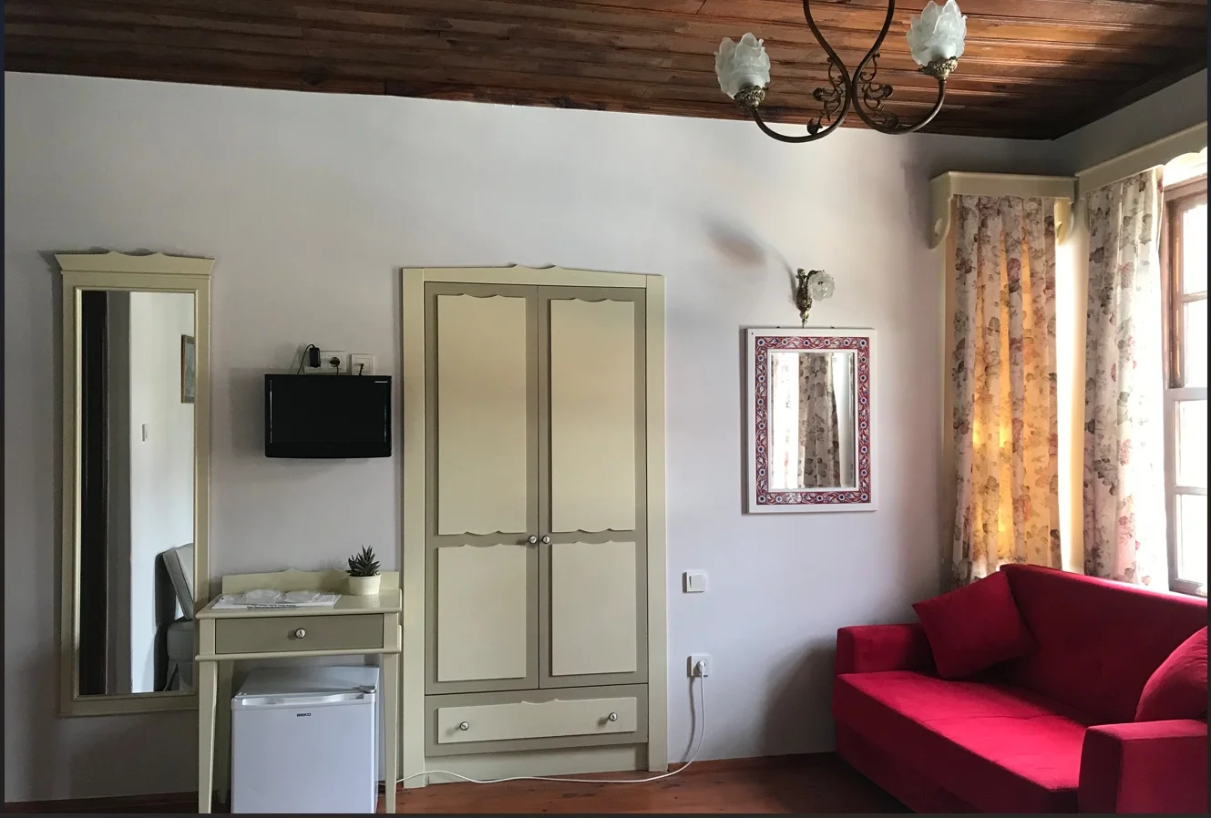 Standart Oda, Cadde Manzaralı (3 Kişilik)