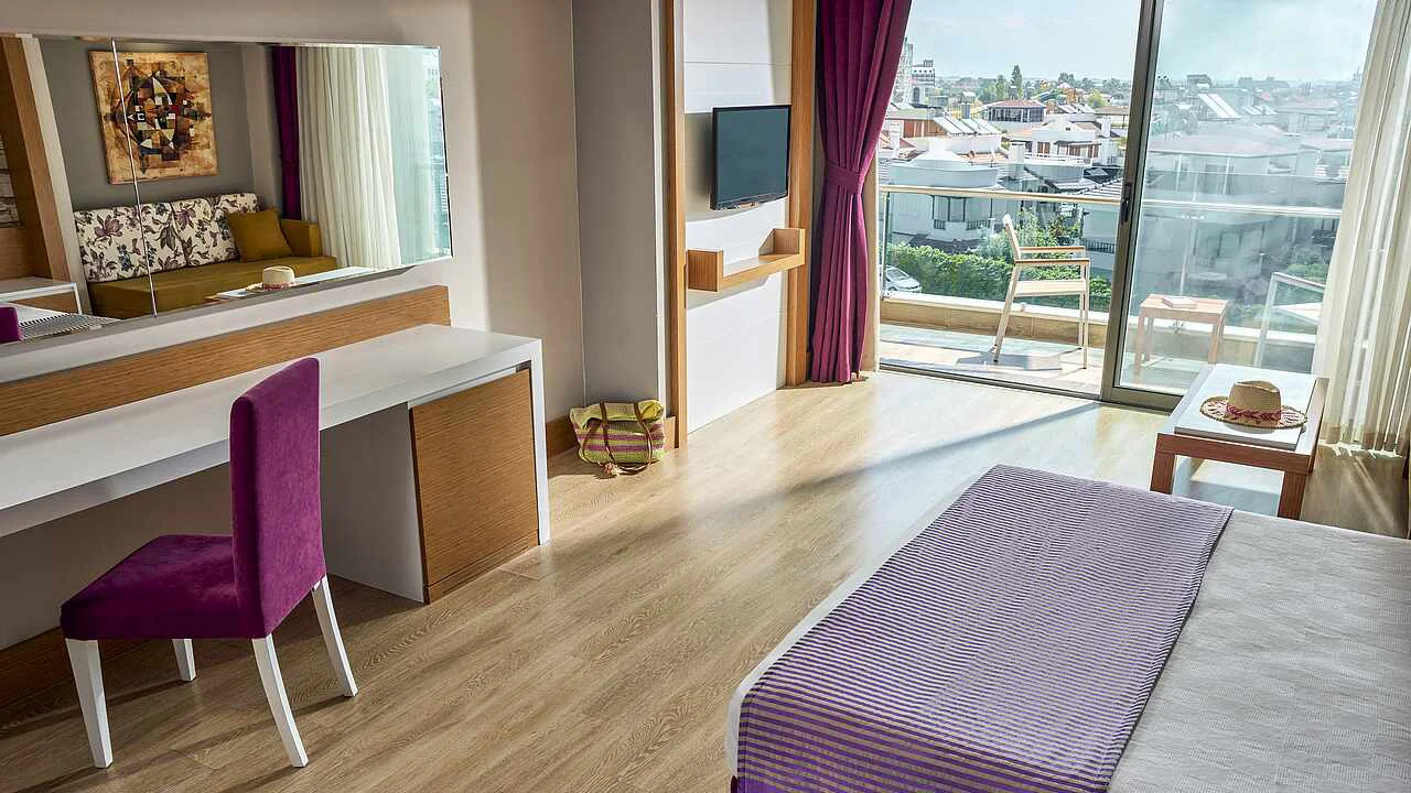 Standart Oda, Kara Manzaralı
